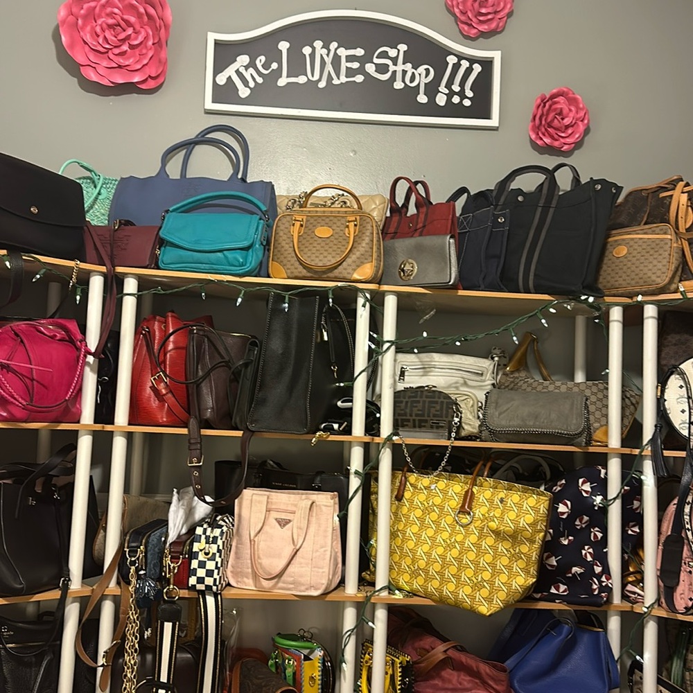 M got BAGS! Live show Friday !!